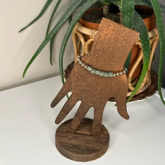 Mariyn Schiff Gold & Sage Green Beaded Stretch Bracelet – Boho Minimalist - Picture 1 of 6